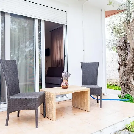 Nikitas 1bd Ground Floor Hébergement de vacances *
